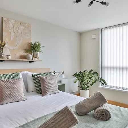 Large Penthouse In *