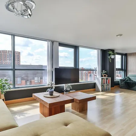 Large Penthouse In *
