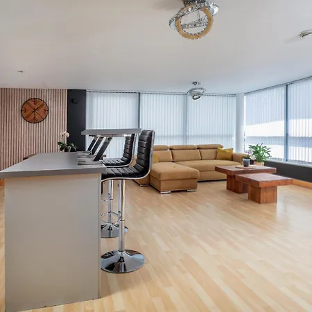 Large Penthouse In *