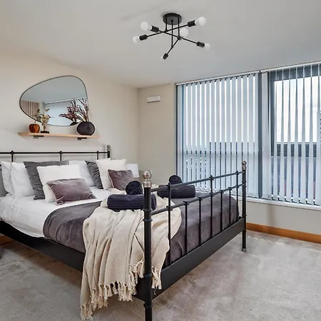 Large Penthouse In *