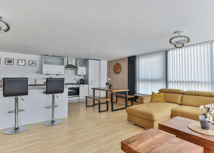 Large Penthouse In Appartamento