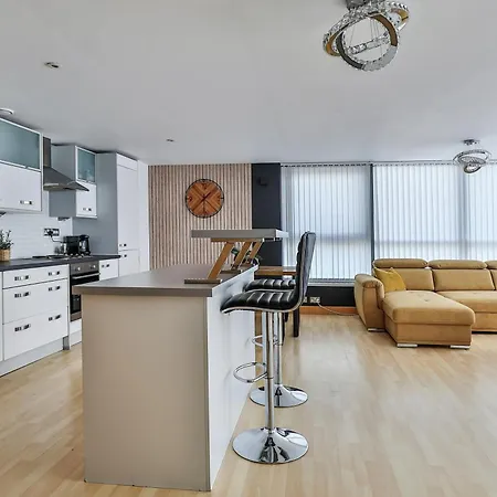 Апартаменты Large Penthouse In *