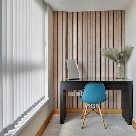 דירה Large Penthouse In לידס