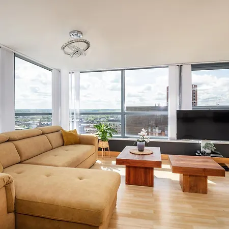 דירה Large Penthouse In *