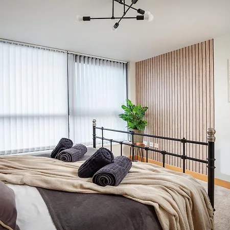 Апартаменты Large Penthouse In Лидс