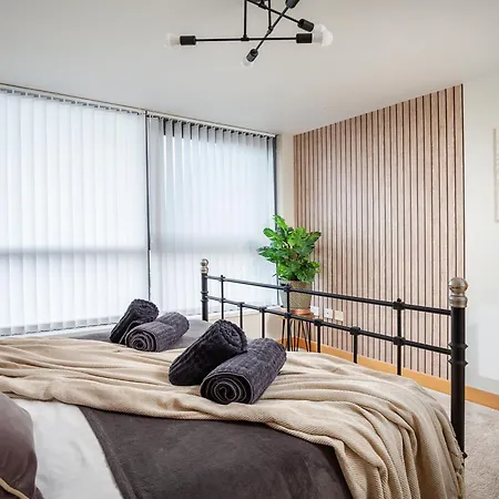 דירה Large Penthouse In לידס