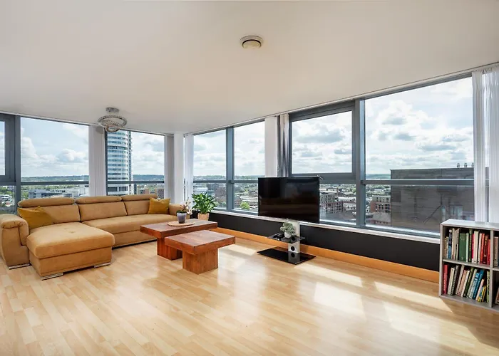 Large Penthouse In Appartement *