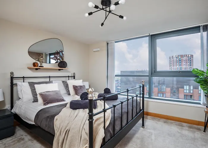 Large Penthouse In Leeds (West Yorkshire)