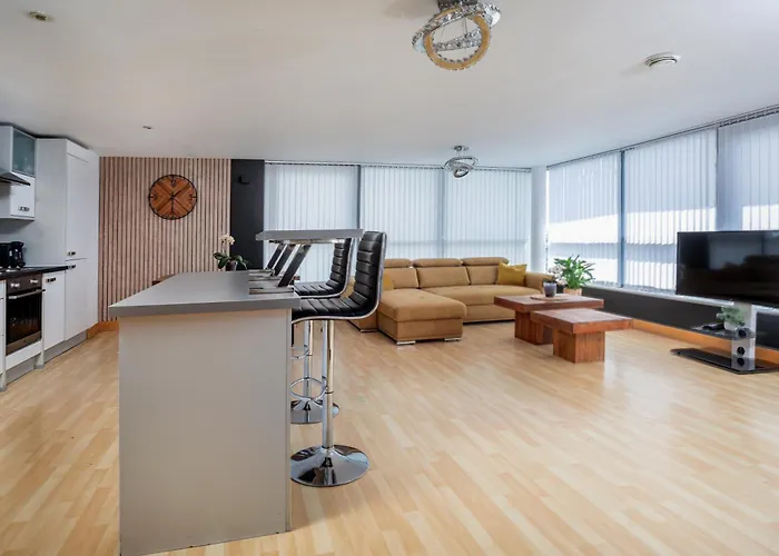 Large Penthouse In *